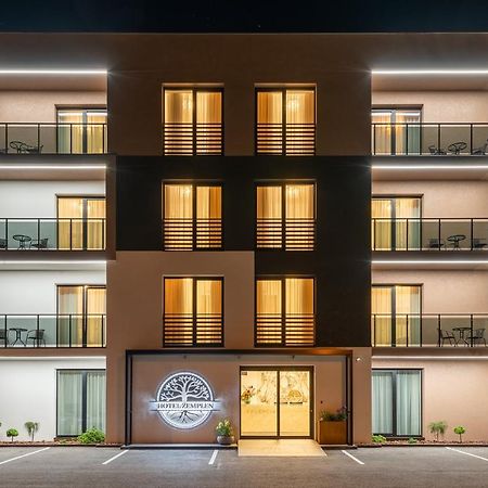 Hotel Zemplen Michalovce Esterno foto