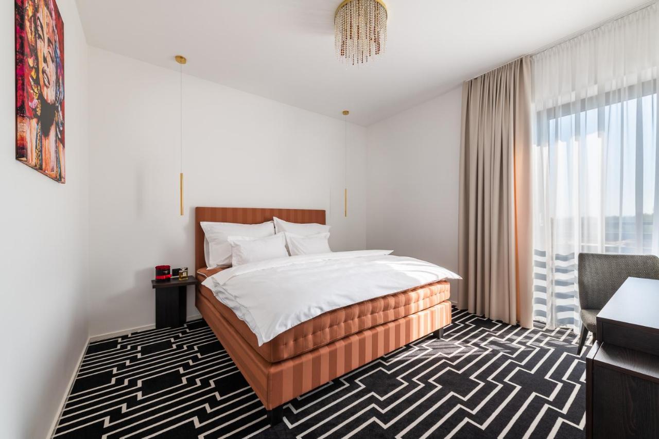 Hotel Zemplen Michalovce Esterno foto
